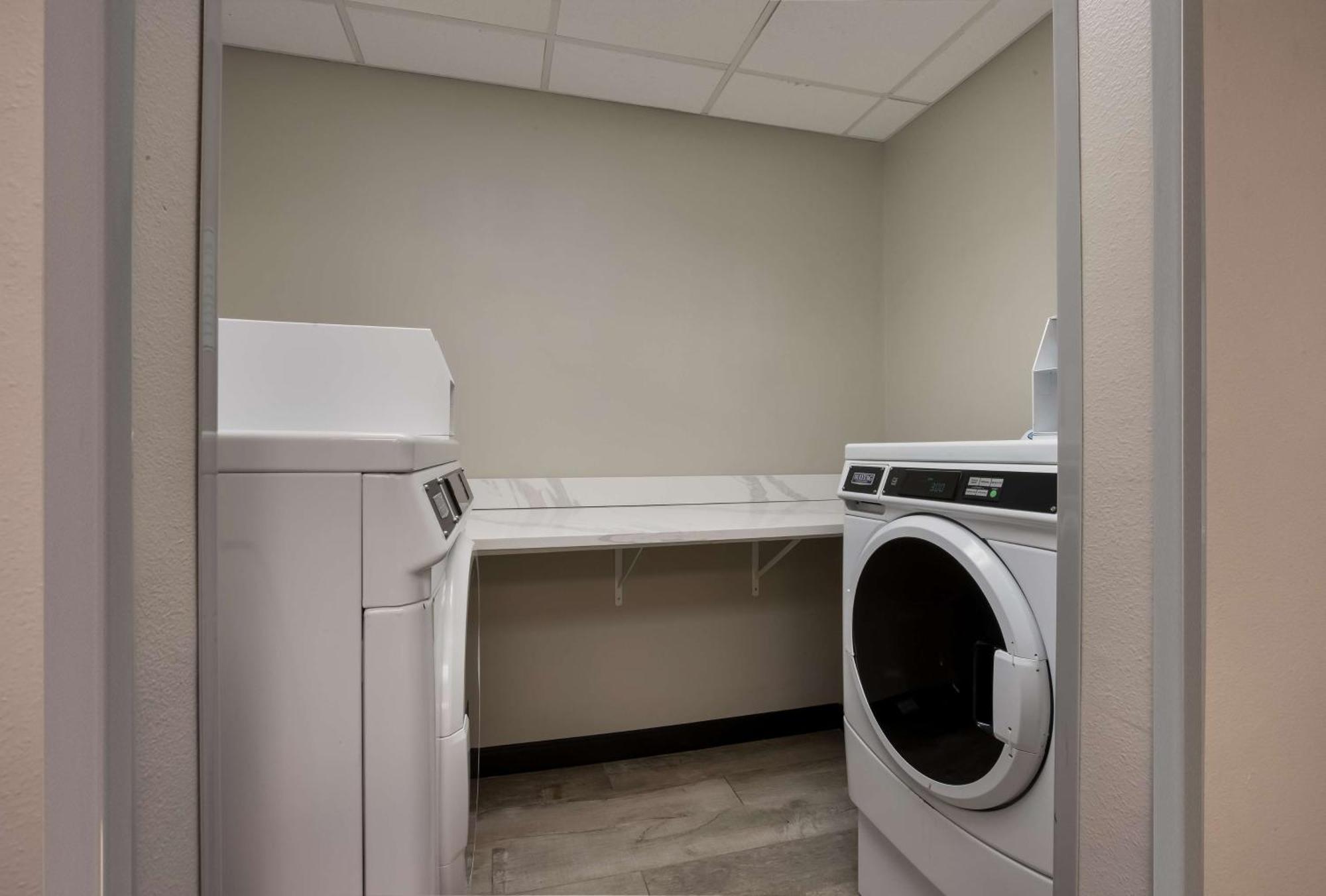 The Hub Middletown Red Bank- Best Western Signature Collection Bagian luar foto